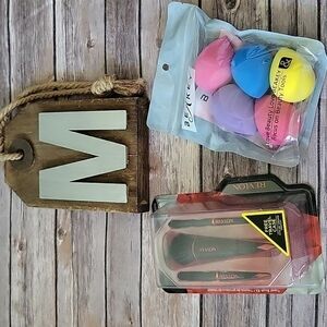 Beakey 5 piece sponge set/Revlon 3 piece travel brush set NIP